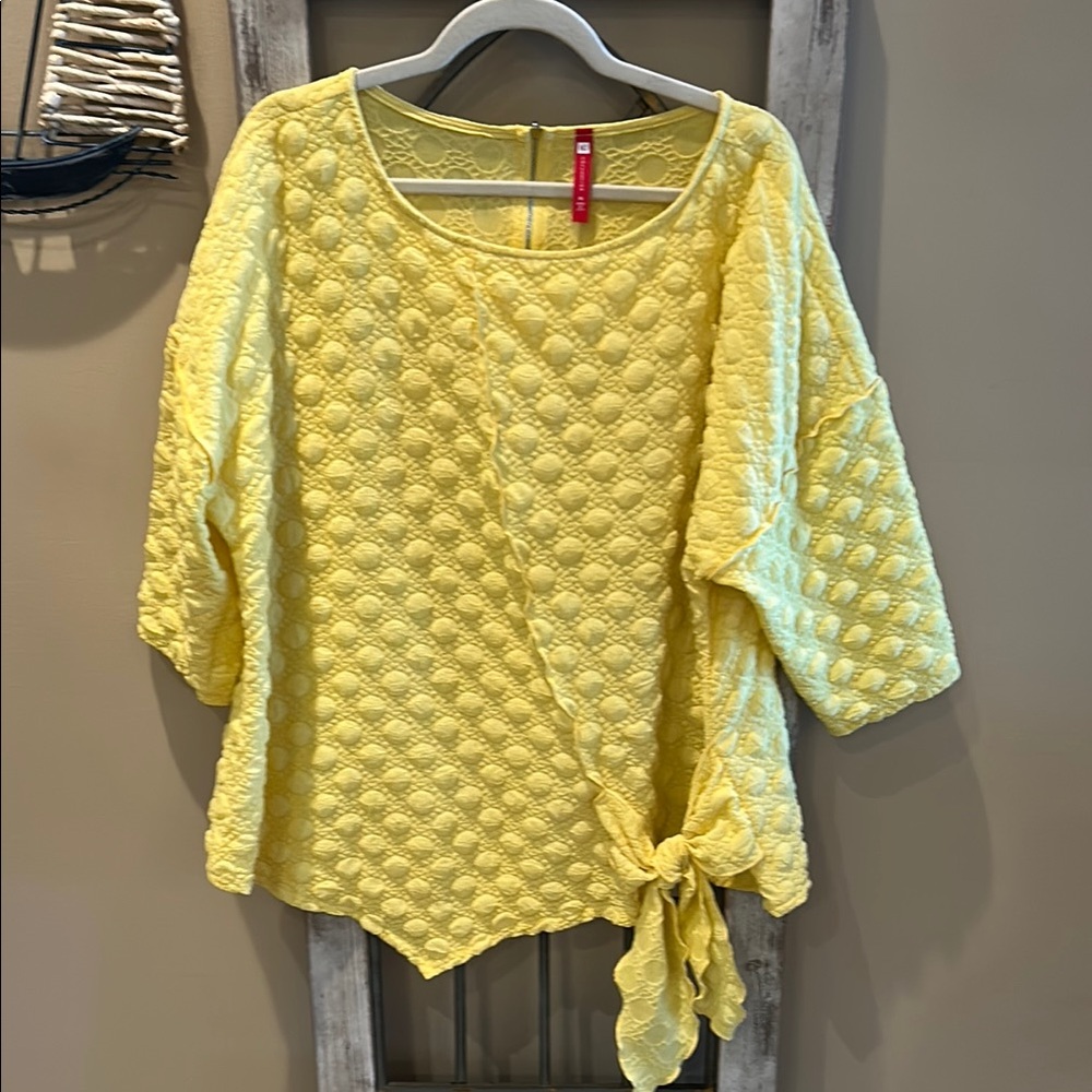 IC COLLECTION Yellow Textured Tie-Hem Women’s Top